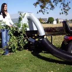 Trac Vac 560 Pull Behind Vacuum - 6.5hp Briggs & Stratton Engine