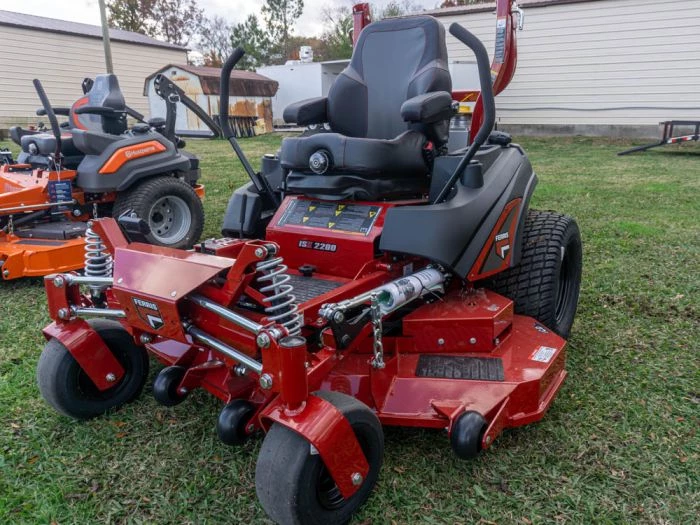 Ferris ISX2200 (5901923) 61" 28HP Vanguard EFI Zero Turn Mower 5 Ferris ISX2200 (5901923) 61" 28HP Vanguard EFI Zero Turn Mower - Image 3