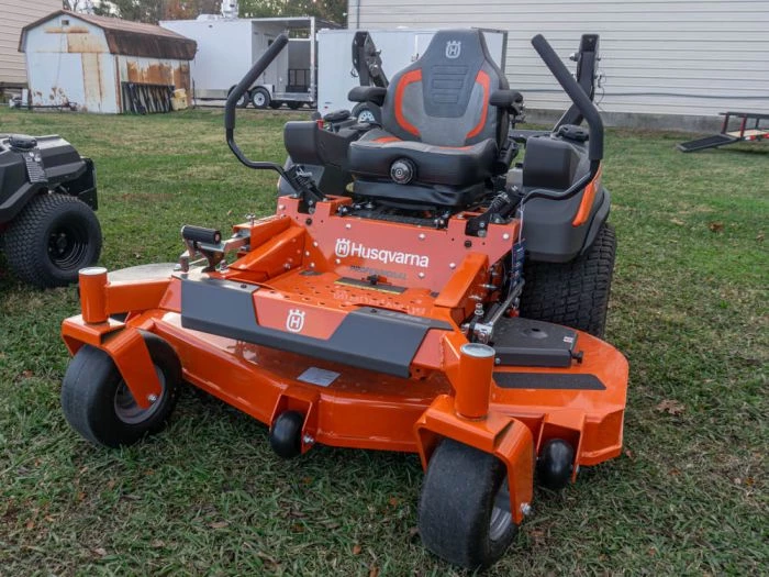 Husqvarna Z560L Zero Turn Mower 60" Deck 27HP Kawasaki 6 Husqvarna Z560L Zero Turn Mower 60" Deck 27HP Kawasaki - Image 4