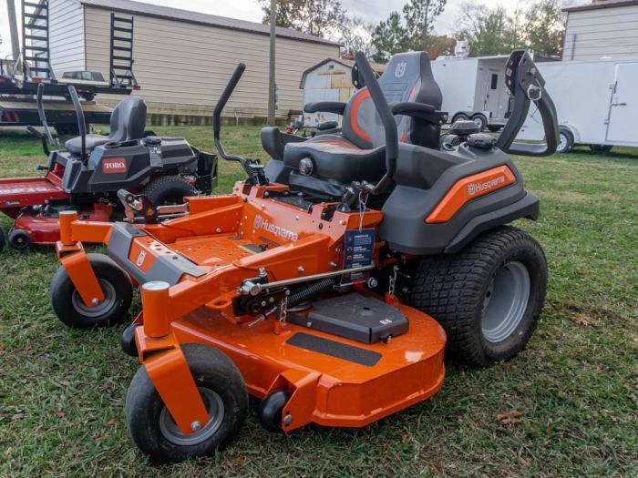 Husqvarna Z560L Zero Turn Mower 60" Deck 27HP Kawasaki 5 Husqvarna Z560L Zero Turn Mower 60" Deck 27HP Kawasaki - Image 3