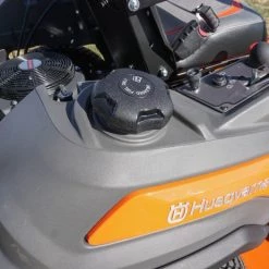 Husqvarna Z460XS 23.5HP Kawasaki 60" Zero Turn Mower -Lawn Mowers Sales Shop dsc04842 2