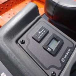 Husqvarna Z560X Zero Turn Mower 60" Deck 31HP Kawasaki -Lawn Mowers Sales Shop dsc05044 1