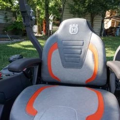 Husqvarna Z454 22 HP Kawasaki 54" Deck Zero Turn Mower -Lawn Mowers Sales Shop dsc06872 2