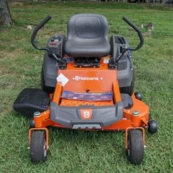 Husqvarna Z246 46" Zero Turn Lawn Mower 20HP Briggs -Lawn Mowers Sales Shop dsc09236 1