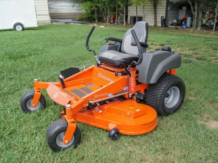 Husqvarna MZ61 Zero Turn Mower 61" Deck 27 HP Briggs & Stratton (Scratch and Dent) 6 Husqvarna MZ61 Zero Turn Mower 61" Deck 27 HP Briggs & Stratton (Scratch and Dent) - Image 4
