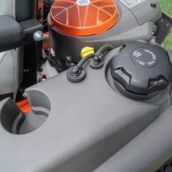 Husqvarna MZ61 Zero Turn Mower 61" Deck 27 HP Briggs & Stratton (Scratch and Dent) 29 Husqvarna MZ61 Zero Turn Mower 61" Deck 27 HP Briggs & Stratton (Scratch and Dent) -Lawn Mowers Sales Shop dsc09279 4