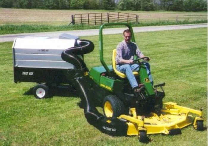 Trac Vac 865 Lawn Mower Bagger Vacuum Pull Behind 8 hp Briggs 4 Trac Vac 865 Lawn Mower Bagger Vacuum Pull Behind 8 hp Briggs - Image 2