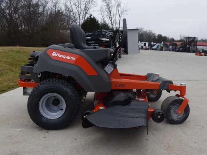 Husqvarna Z254 Zero Turn Lawn Mower 54" Deck 24 hp Briggs (Scratch and Dent) 15 Husqvarna Z254 Zero Turn Lawn Mower 54" Deck 24 hp Briggs (Scratch and Dent) - Image 13