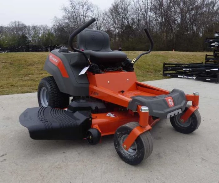 Husqvarna Z254 Zero Turn Lawn Mower 54" Deck 24 hp Briggs (Scratch and Dent) 12 Husqvarna Z254 Zero Turn Lawn Mower 54" Deck 24 hp Briggs (Scratch and Dent) - Image 10