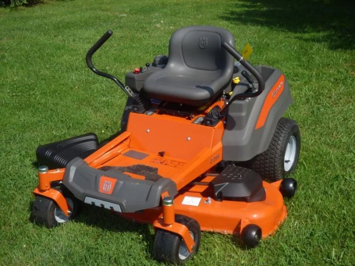 Husqvarna Z254 Zero Turn Lawn Mower 54" Deck 24 hp Briggs (Scratch and Dent) 23 Husqvarna Z254 Zero Turn Lawn Mower 54" Deck 24 hp Briggs (Scratch and Dent) - Image 21
