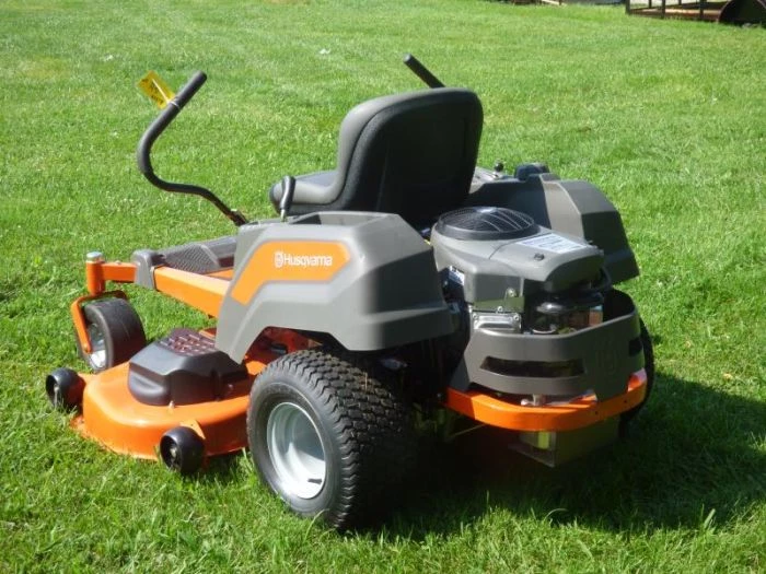 Husqvarna Z254 Zero Turn Lawn Mower 54" Deck 24 hp Briggs (Scratch and Dent) 20 Husqvarna Z254 Zero Turn Lawn Mower 54" Deck 24 hp Briggs (Scratch and Dent) - Image 18