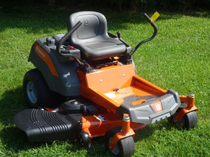 Husqvarna Z254 Zero Turn Lawn Mower 54" Deck 24 hp Briggs (Scratch and Dent) 17 Husqvarna Z254 Zero Turn Lawn Mower 54" Deck 24 hp Briggs (Scratch and Dent) - Image 15