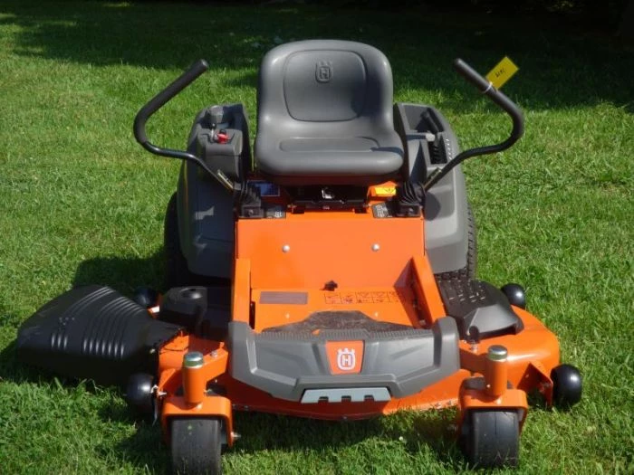 Husqvarna Z254 Zero Turn Lawn Mower 54" Deck 24 hp Briggs (Scratch and Dent) 19 Husqvarna Z254 Zero Turn Lawn Mower 54" Deck 24 hp Briggs (Scratch and Dent) - Image 17